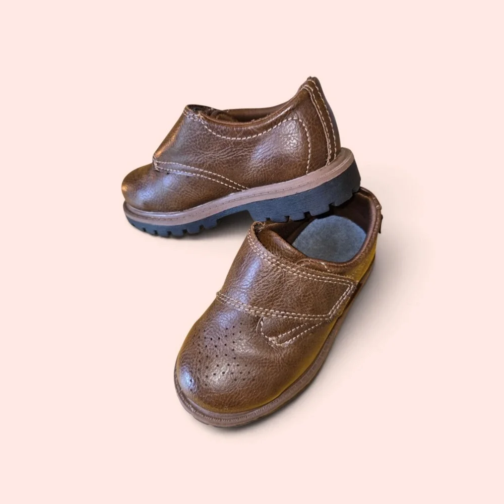 Carters Toddler Boys Brown Faux Leather Dress Shoes Hook Loop Strap Size 7